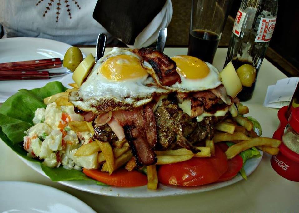 chivito uruguayo.jpg