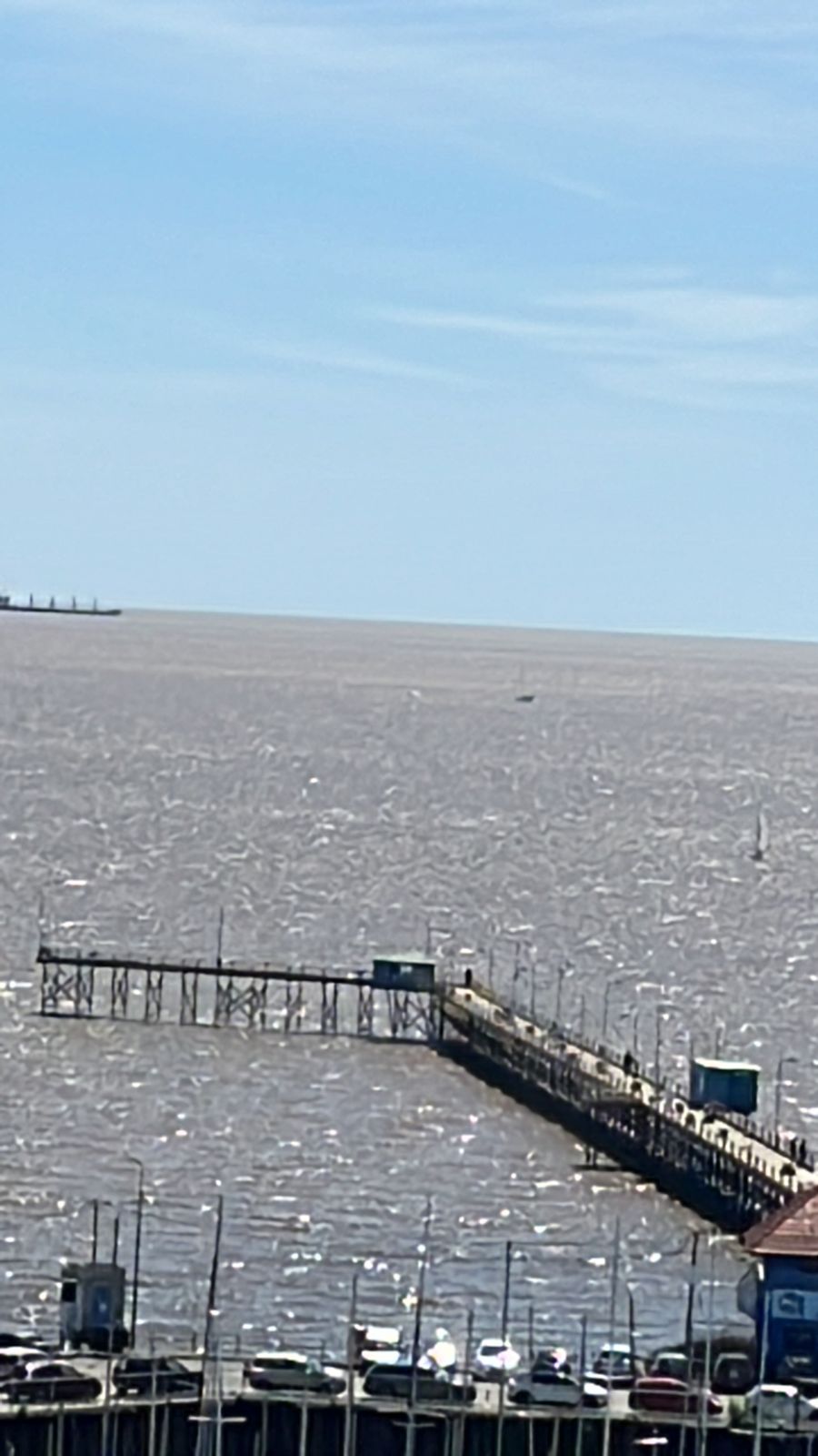 vista crucero hundido desde Edificio en Pto Olivos.jpg